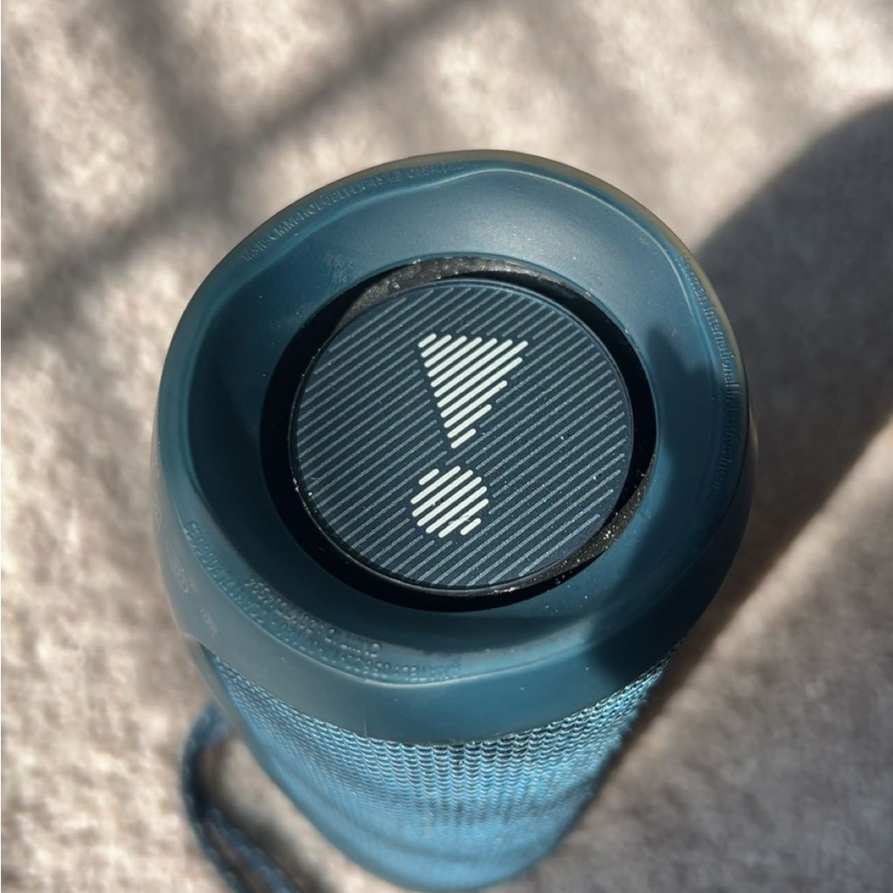 JBL Bluetooth Speaker - Teal - Picture 4 of 4